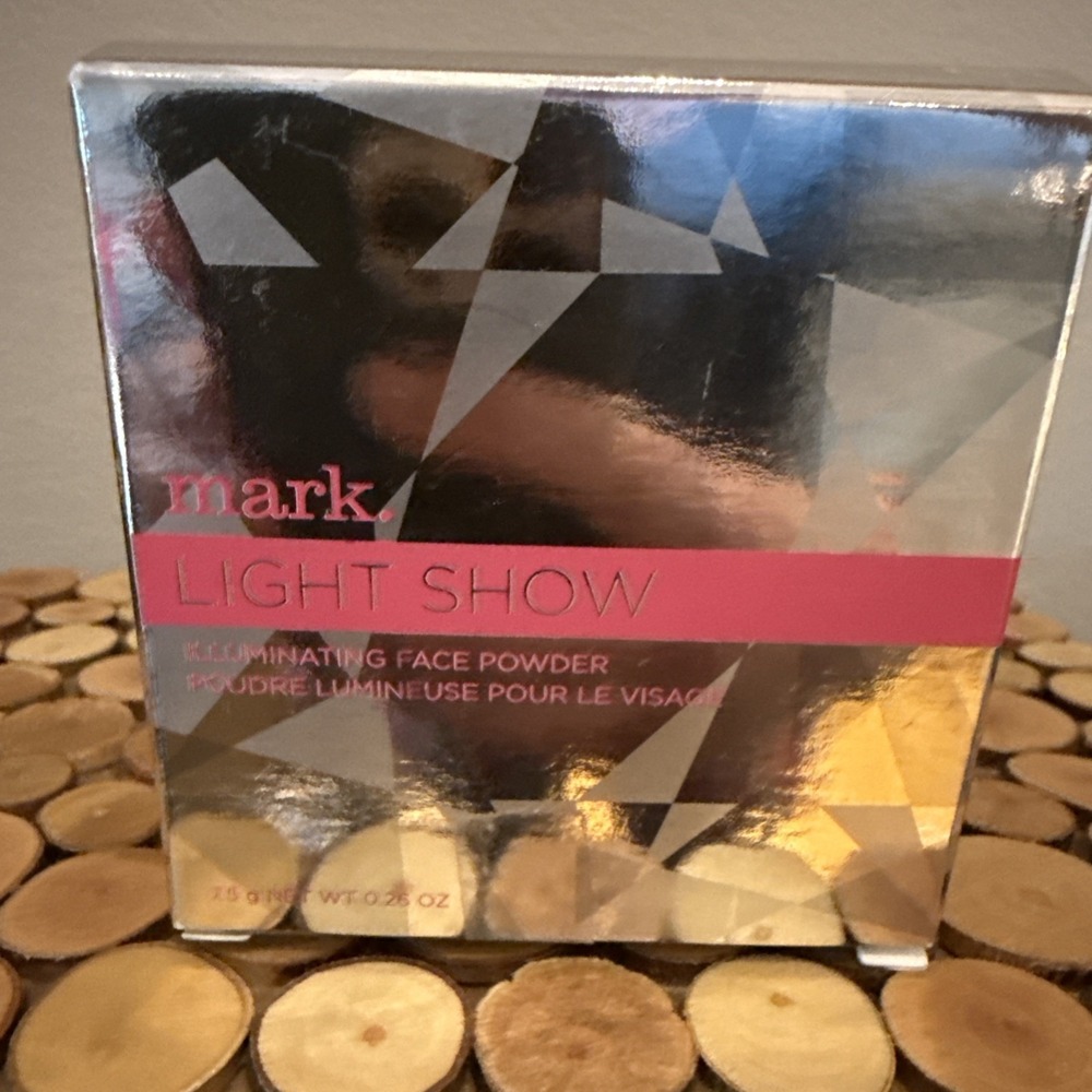 Mark By Avon Light Show Illuminating Face Powder New Old‎ Stock